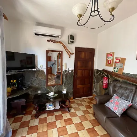 招待所 Fonte Da Telha House 3*